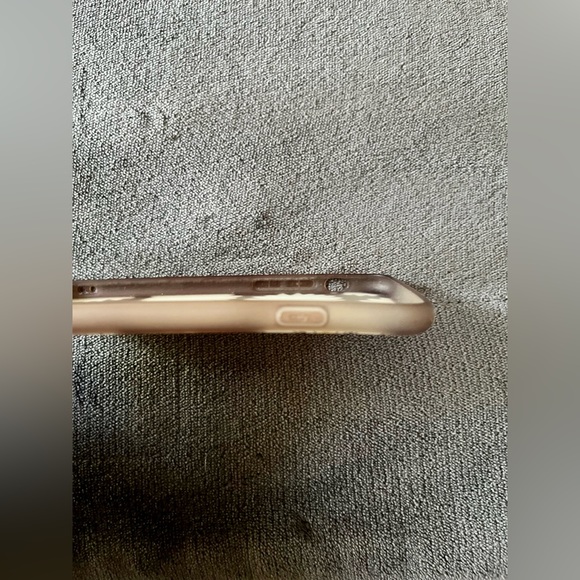 Daisy Pattern iPhone 8 Case - Picture 3 of 3